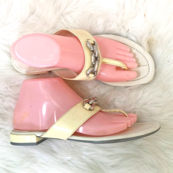 PRADA White Leather Sandals Size 39 AUTHENTICATED - Picture 1 of 11